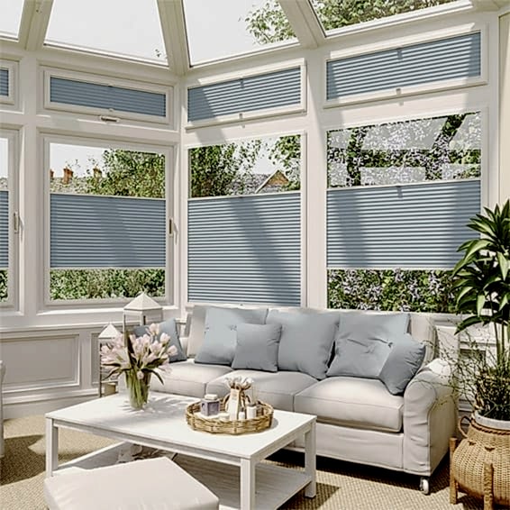 Kış Bahçesi İçin Isı Yalıtımlı Plise Perde – Şıklık ve Konfor Bir Arada